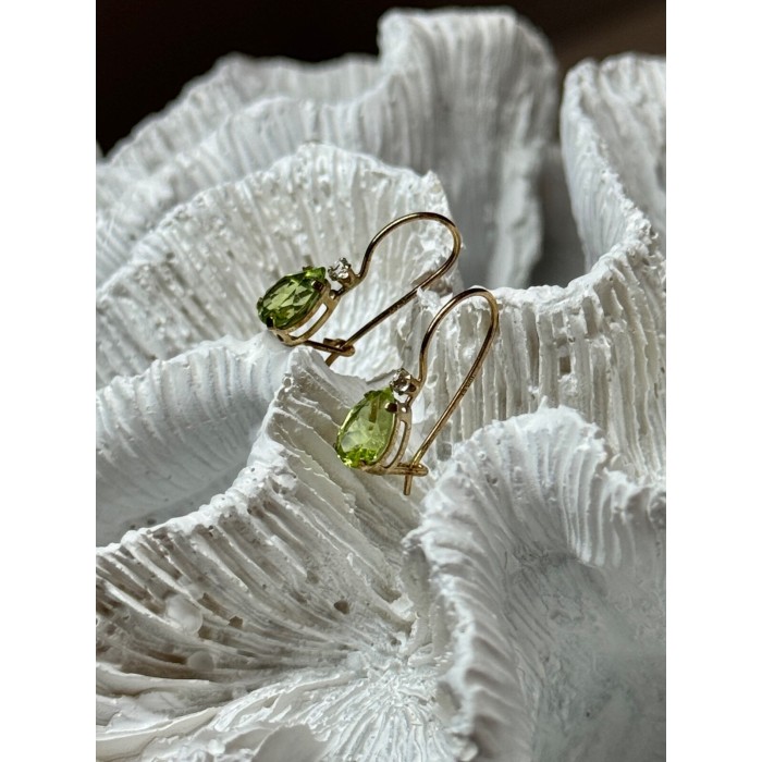 10K YELLOW GOLD PERIDOT & DIAMOND EARRINGS LENGHT 0.7 Inch
