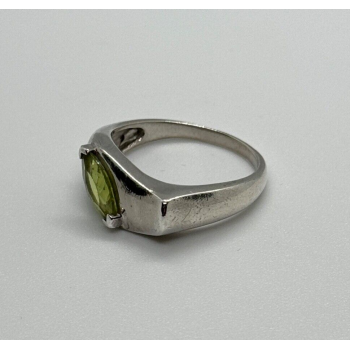 925 Sterling Silver Peridot Ring Size 8
