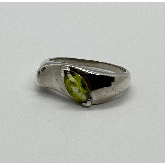 925 Sterling Silver Peridot Ring Size 8