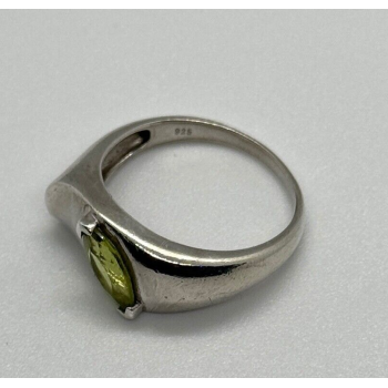 925 Sterling Silver Peridot Ring Size 8
