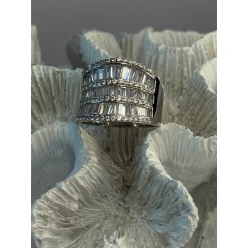Elegant Design 925 Sterling Silver Cz Ring Size 9