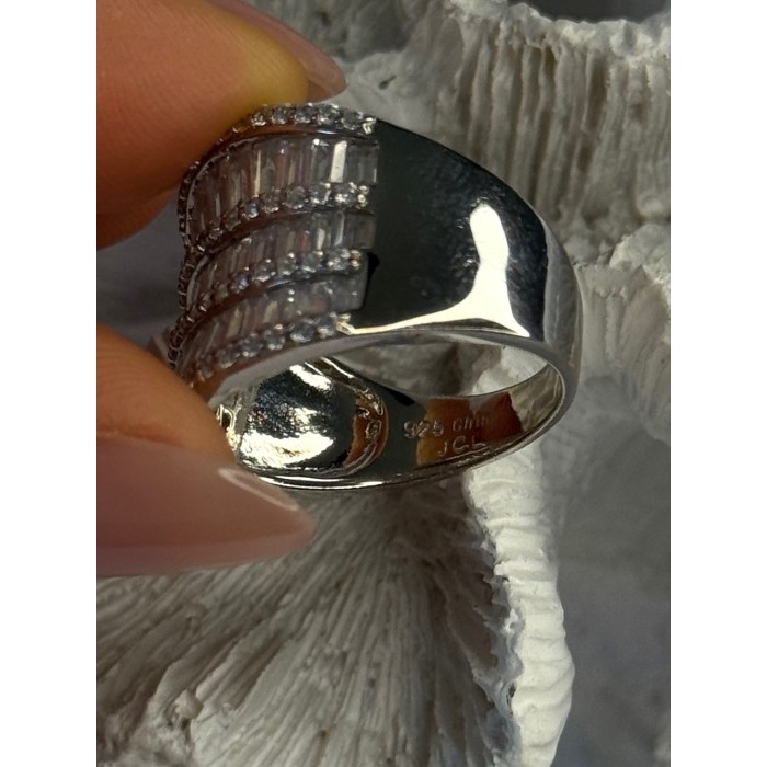 Elegant Design 925 Sterling Silver Cz Ring Size 9