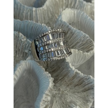 Elegant Design 925 Sterling Silver Cz Ring Size 9