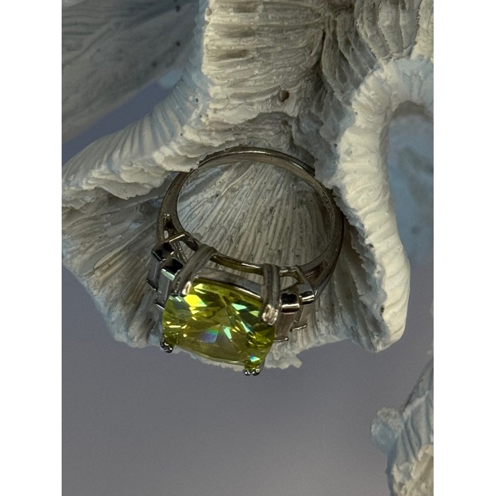 Shiny 925 Sterling Silver Cz Ring Size 7