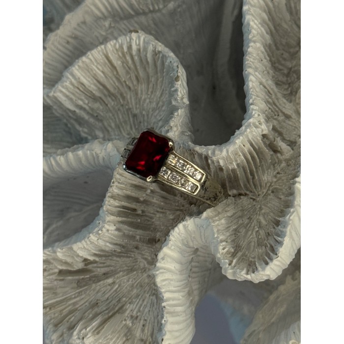 925 Sterling Silver Ruby & Beryl Ring Size 10