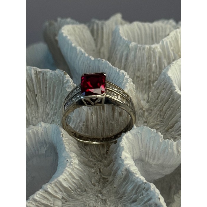 925 Sterling Silver Ruby & Beryl Ring Size 10