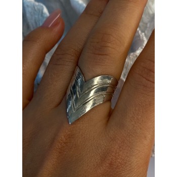 Unique Design 925 Sterling Silver Ring Size 8.5
