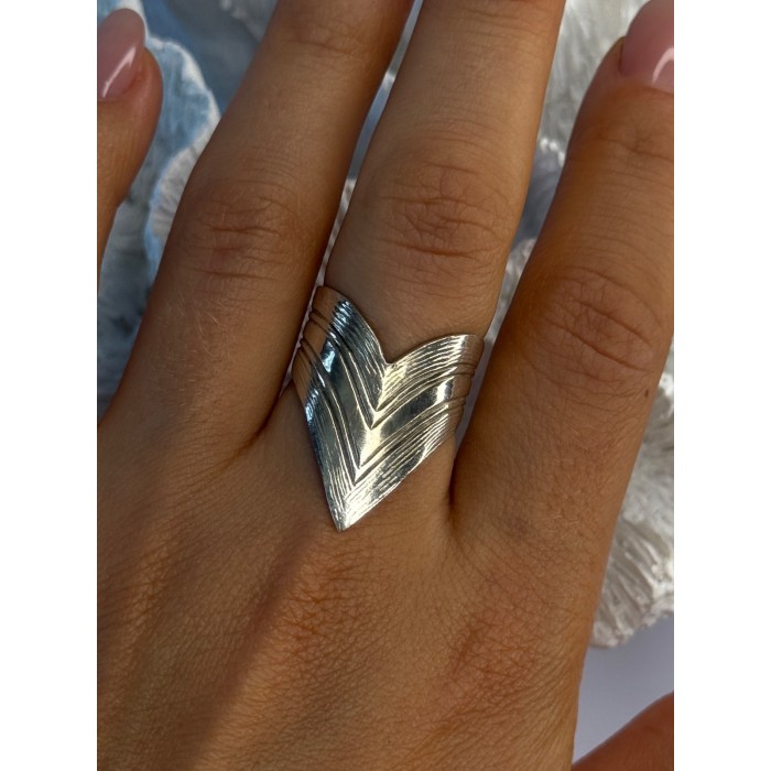 Unique Design 925 Sterling Silver Ring Size 8.5