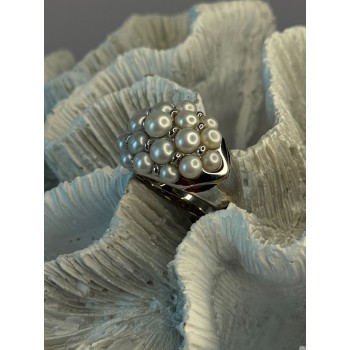 Elegant 925 Sterling Silver Pearl  Ring Size 7