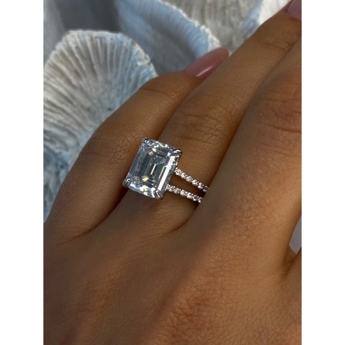 Beautiful 925 Sterling Silver Cz Ring Size 7