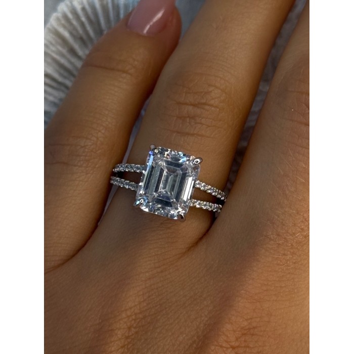 Beautiful 925 Sterling Silver Cz Ring Size 7
