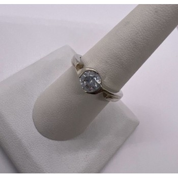 925 Sterling Silver CZ Ring Size 8.5