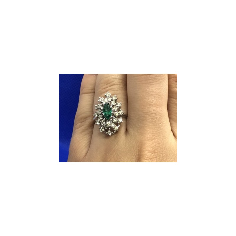 Beautifull Ring With Green & White CZ Size 6.5
