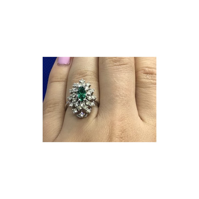 Beautifull Ring With Green & White CZ Size 6.5