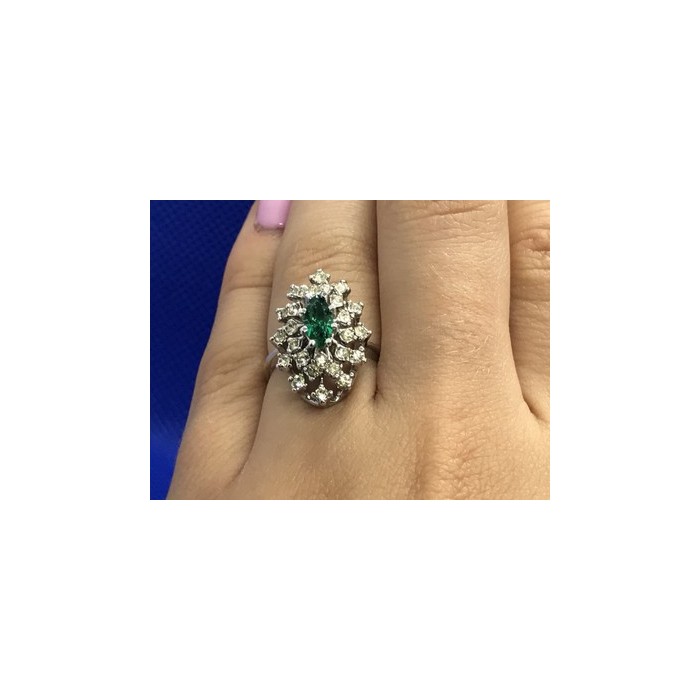 Beautifull Ring With Green & White CZ Size 6.5