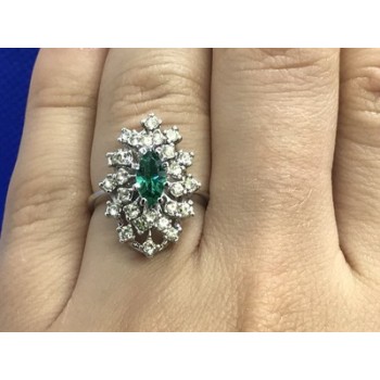 Beautifull Ring With Green & White CZ Size 6.5