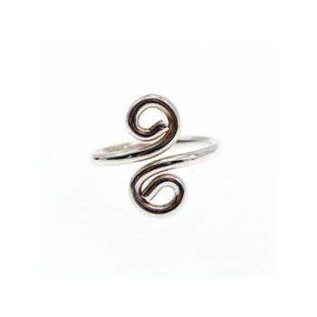 925 Sterling Silver Ring Size 6.5 (adjustable)