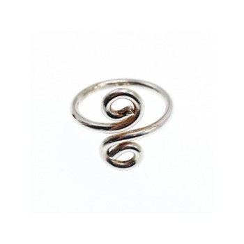 925 Sterling Silver Ring Size 6.5 (adjustable)
