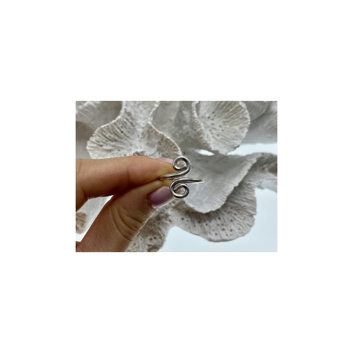 925 Sterling Silver Ring Size 6.5 (adjustable)