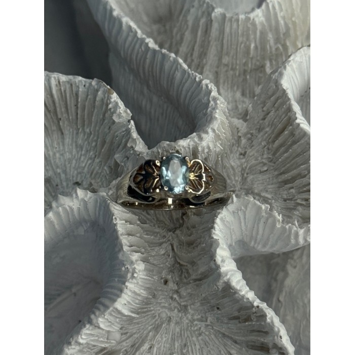 925 Sterling Silver Blue Topaz Ring Size 8