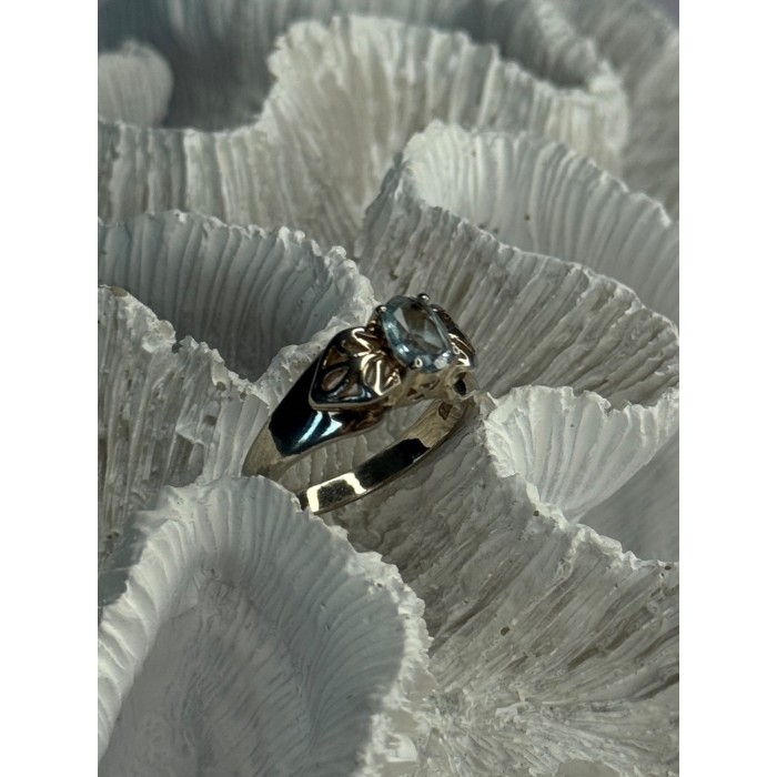 925 Sterling Silver Blue Topaz Ring Size 8