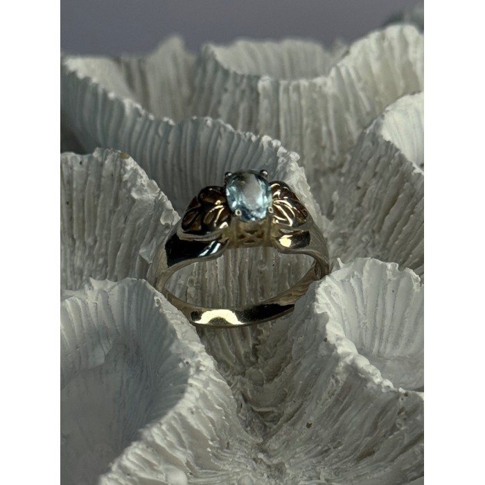 925 Sterling Silver Blue Topaz Ring Size 8