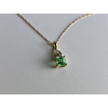10K YELLOW GOLD TSAVORITE & DIAMONDS CHAIN WITH PENDANT