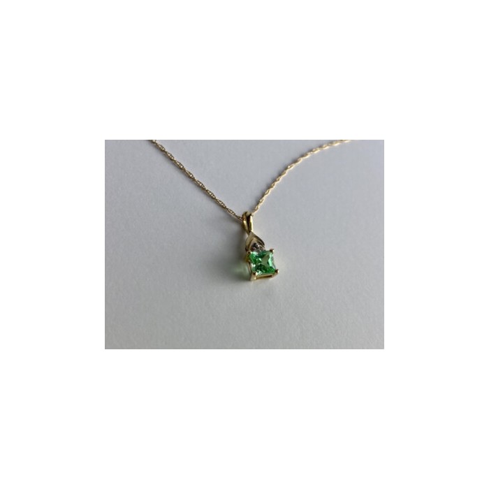 10K YELLOW GOLD TSAVORITE & DIAMONDS CHAIN WITH PENDANT