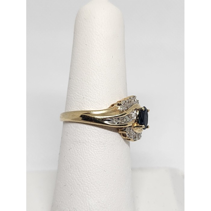 10K YELLOW GOLD  BLUE & WHITE SAPPHIRE RING SIZE 6