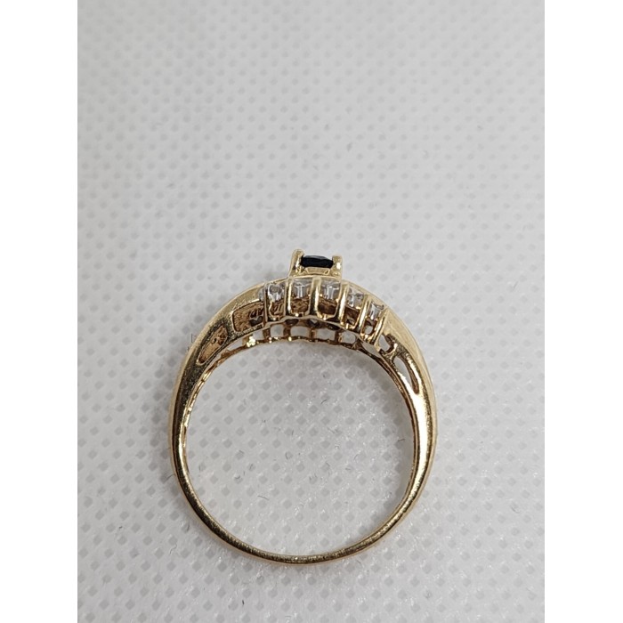 10K YELLOW GOLD  BLUE & WHITE SAPPHIRE RING SIZE 6