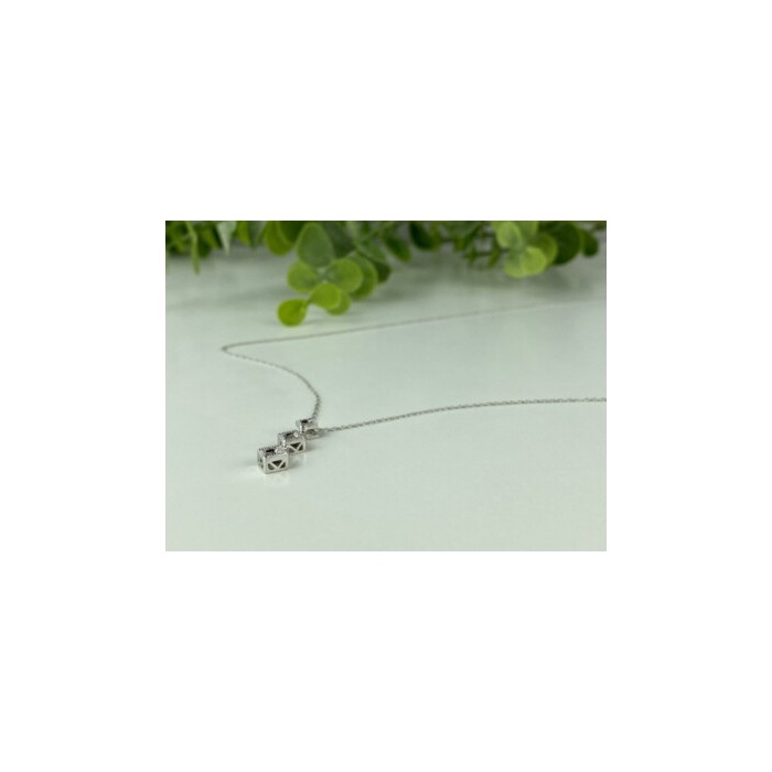 10K WHITE GOLD DIAMONDS CHAIN WITH PENDANT