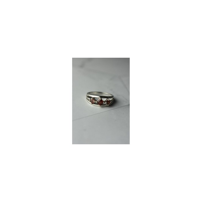 925 Sterling Silver Garnet Ring Size 6.5