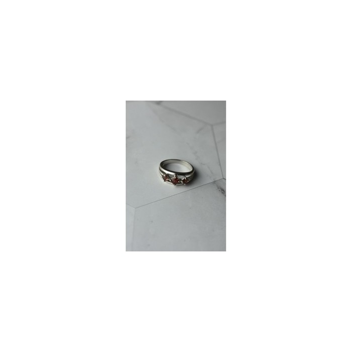 925 Sterling Silver Garnet Ring Size 6.5