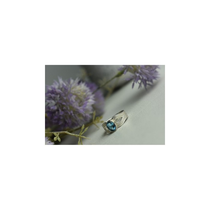 925 Sterling Silver Blue Spinel Ring Size 7