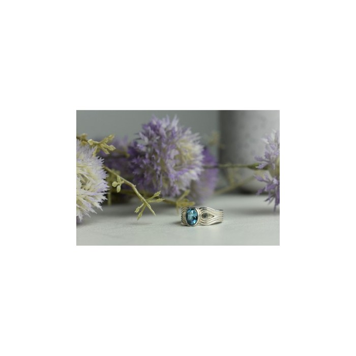 925 Sterling Silver Blue Spinel Ring Size 7