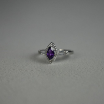 925 Sterling Silver Amethyst & Colorless Spinel Ring Size 8