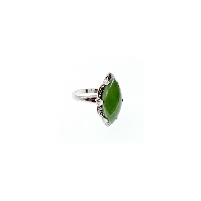 925 Sterling Silver Green Nephrite ( Jade ) Ring Size 7