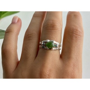 925 Sterling Silver Nephrite ( Jade ) & Emeralds Ring Size 8