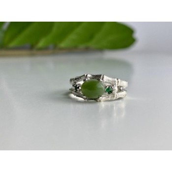 925 Sterling Silver Nephrite ( Jade ) & Emeralds Ring Size 8