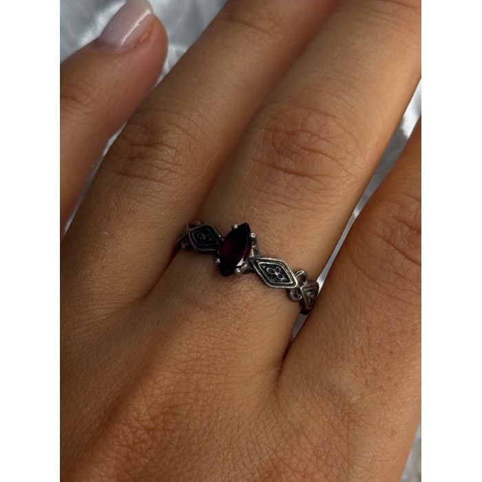 925 Sterling Silver Garnet Ring Size 9.5
