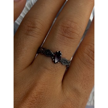 925 Sterling Silver Garnet Ring Size 9.5