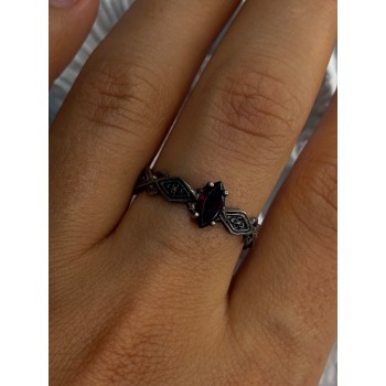 925 Sterling Silver Garnet Ring Size 9.5