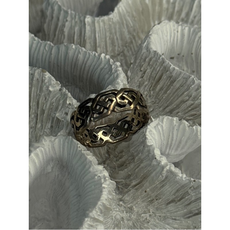 Elegant 925 Sterling Silver Ring Size 7