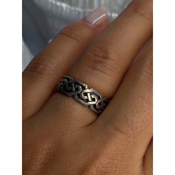 Elegant 925 Sterling Silver Ring Size 7