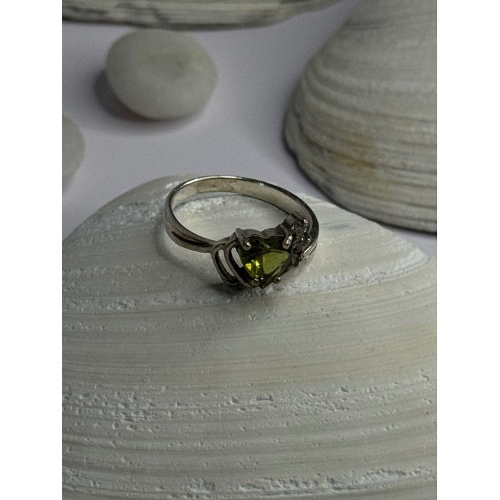 925 Sterling Silver Peridot Heart & Beryl Ring Size 8