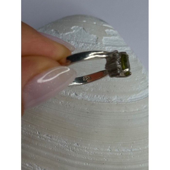 925 Sterling Silver Peridot Heart & Beryl Ring Size 8