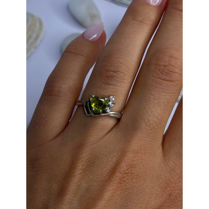 925 Sterling Silver Peridot Heart & Beryl Ring Size 8