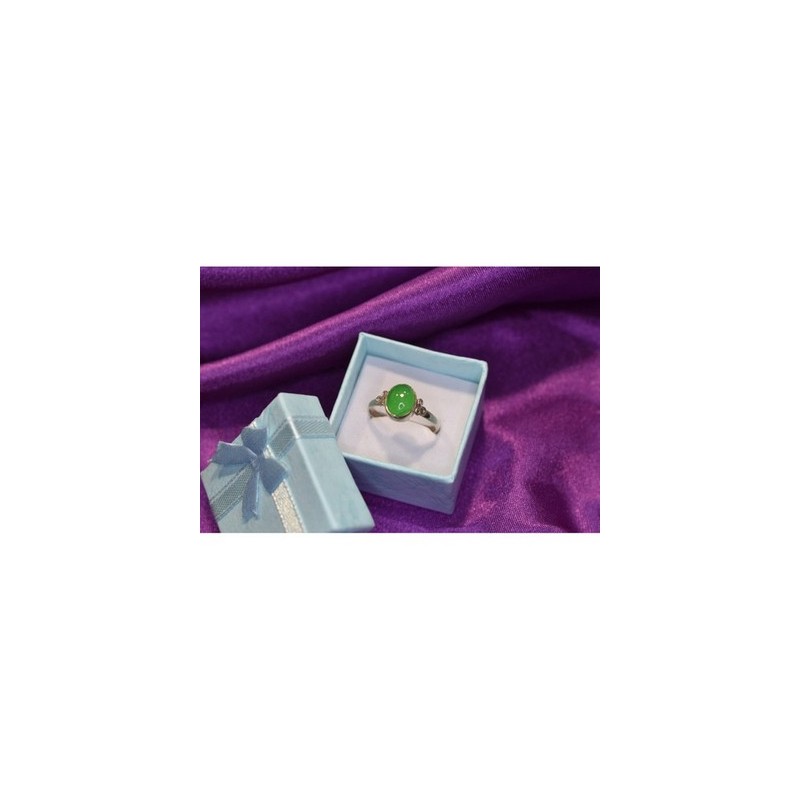 925 Sterling Silver Green Nephrite ( Jade ) Ring Size 8.5