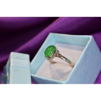 925 Sterling Silver Green Nephrite ( Jade ) Ring Size 8.5