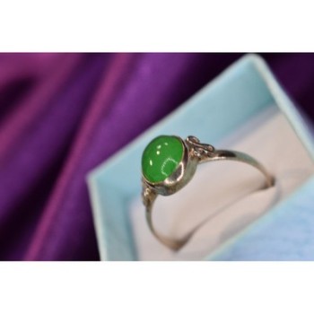 925 Sterling Silver Green Nephrite ( Jade ) Ring Size 8.5